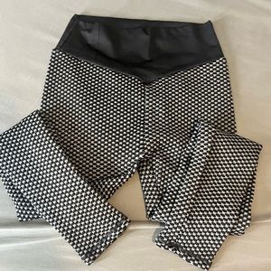 Black “tik tok” leggings